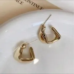 フープピアス　ゴールド 韓国 両耳 リングピアス新品未使用シンプル秋冬お買い得