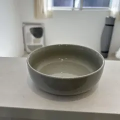 【無印良品】薄緑色陶器の丸型ボウルのサムネイル