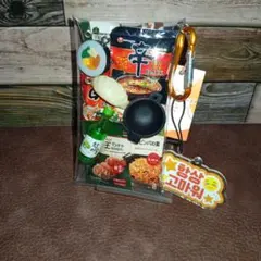 ガチャ詰めポーチ　韓国の食べもの編