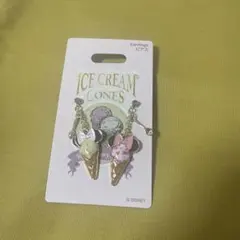 ディズニーリゾート　アイスクリームピアス　新品