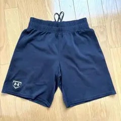 Under Armour 黒 ハーフパンツ