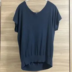 GU ネイビー 紺 Vネック ニット トップス