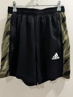 メンズadidas アディダス ブラック カモフラ ハーフパンツ Mサイズ