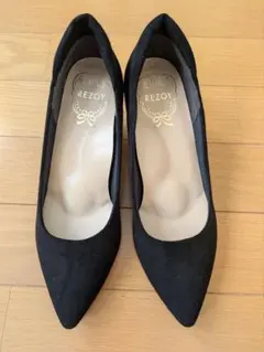 REZOY ブラック ポインテッドトゥ パンプス　スウェード調