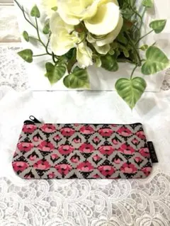PAUL & JOE ポールアンドジョー　花柄ポーチ ペンケース