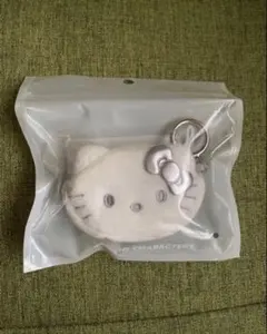 韓国限定　サンリオ　ハローキティ　シルバー　ポーチ