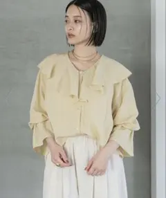 【新品未使用タグ付き】アパートバイ　ラッフルブラウス　ライトイエロー　フリル