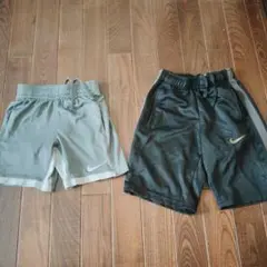 120-130 Nike DRI-FIT 半ズボン グレー・黒　同梱のみ
