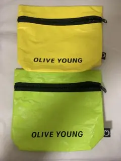 【非売品】OLIVE YOUNG ジッパーポーチ 2個セットのサムネイル