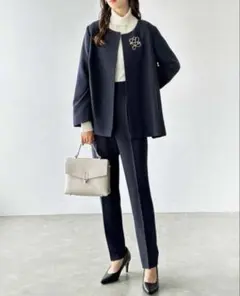 ノーカラーフレアーラインジャケットセットアップ レディース