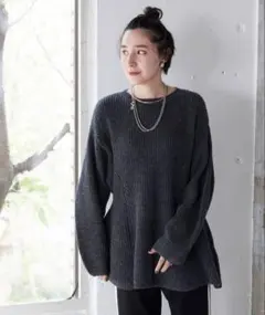 美品　DOUX ARCHIVES ぺプラムニットトップス　グレー