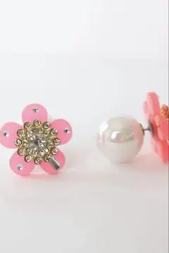 ピンク花形ピアス ラインストーン2way カラフル