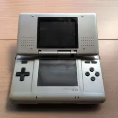 任天堂 ニンテンドーDS シルバー 本体