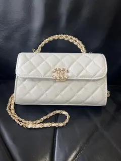 CHANEL ホワイトキルティングバック