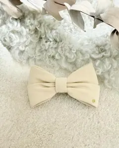 アレクサンドルドゥパリ リボンバレッタ ベージュ