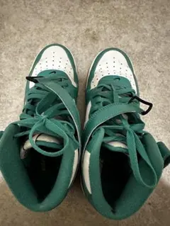 NIKE 緑/ホワイト ハイカットスニーカー