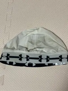 アンダーアーマースカルキャップ白