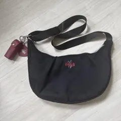 HANA デビューグッズ ロゴラウンドバッグ グッズ - メルカリ