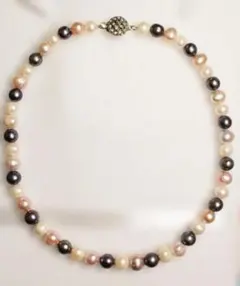 セール！【美品】白、ピンク、黒の3色の淡水真珠ネックレス