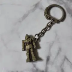 ロボット型メタルキーホルダー - メルカリ