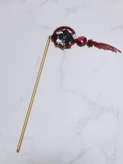 赤と黒の花モチーフ かんざし