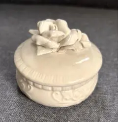 陶器製 ローズモチーフ 小物入れ