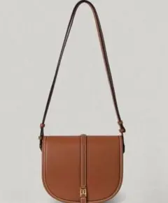 本日限定価格FOLNUA フォルニュア ミニシェルバッグ ベージュ 