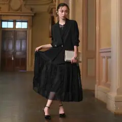 ブラック フリル付きスーツドレス