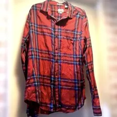 赤と青のチェック柄長袖シャツ　リーバイス
