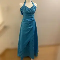 青いハルターネックロングドレス