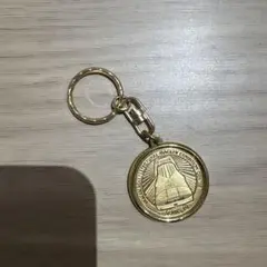 カリフォルニア ディズニーランド レトロ メダル キーホルダー - メルカリ