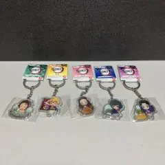 【新品】 温泉地限定 鬼滅の刃　メタルキーホルダー