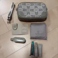 【新品⭐︎非売品】メゾンキツネ　ポーチ　ノベルティ　アメニティ　ショルダーバッグのサムネイル