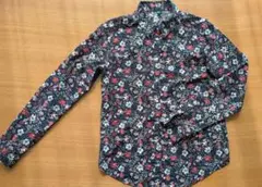 ベネトン　花柄長袖シャツ