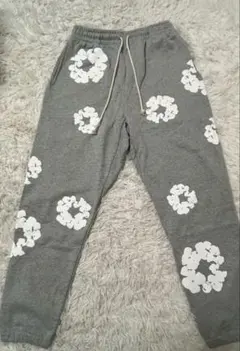 DENIM TEARS スウェットパンツ グレー Sサイズ - メルカリ