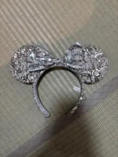 ディズニー スパンコールカチューシャ シルバー