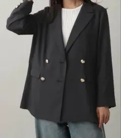 い*ご様 テーラードジャケット　ゴールドボタン　Ｍサイズ