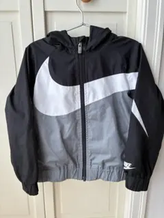 104-110cm NIKE ジャンパー　ウィンドブレーカー　4〜５歳