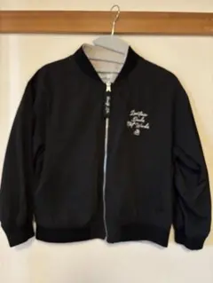 黒いジップアップジャケット（リバーシブル）キッズ　子供　140