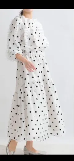 新品 PICCIN PERLA ドット ロングスカート M 白のサムネイル