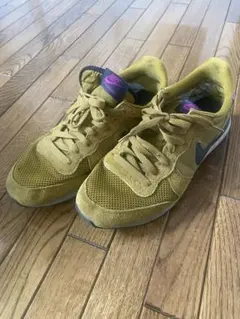 NIKE イエロースニーカー