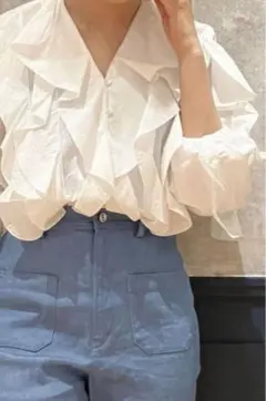 23SS イエナ　IENA la Boucle　コットンフリルブラウス　シャツのサムネイル