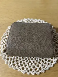 グレージュ 二つ折り財布