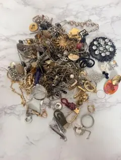 ヴィンテージ調 イミテーション アクセサリー ピアス ネックレス他 