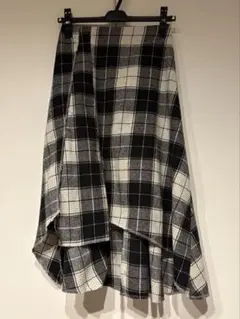 アシンメトリーチェック柄ロングスカート