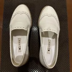 DIANA ホワイト ローファー