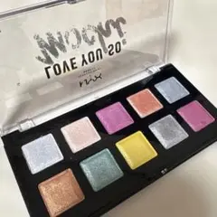 NYX アイシャドウ LOVE YOU SO Mochiのサムネイル