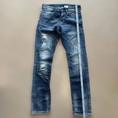 H &M ダークブルー　ダメージ加工　デニムジーンズ