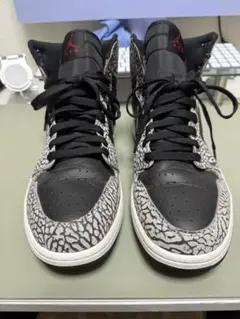 AIR JORDAN 1 RETRO HIGH UN 839115-013