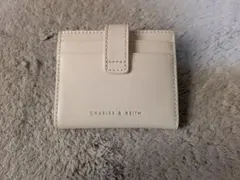 【再値下げ】 CHARLES & KEITH アイボリー カードケース